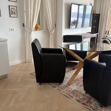 Apartment Manda *