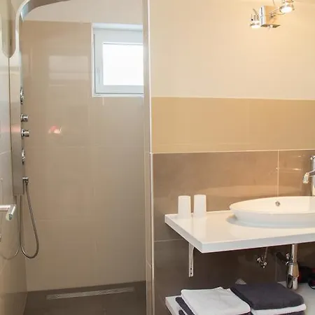 Apartment Manda *